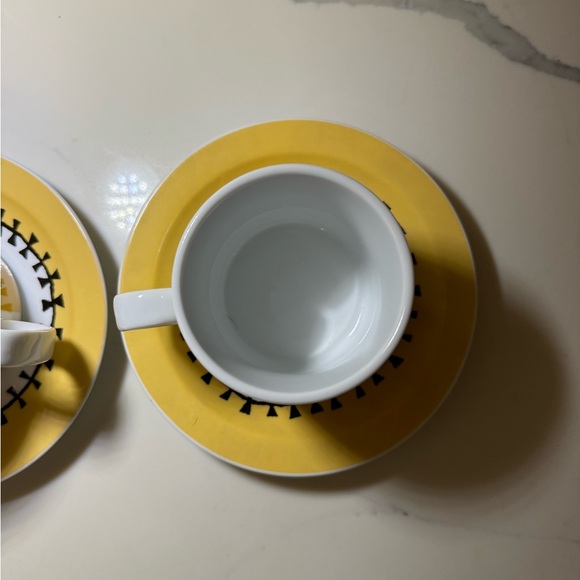 Royal Porcelain Kingdom of Thailand Coffee Cups & saucers (2) made for Club Med - Picture 7 of 11